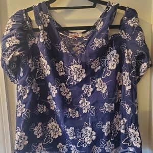 Women's top with cutout shoulders